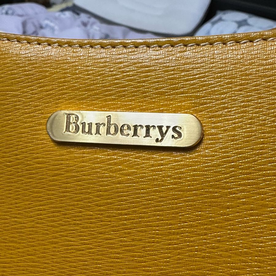 Burberry 防刮皮肩背包-1
