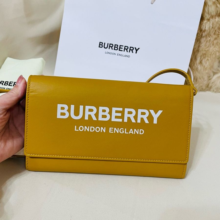 Burberry 三合一真皮WOC 斜背包 手拿包-9