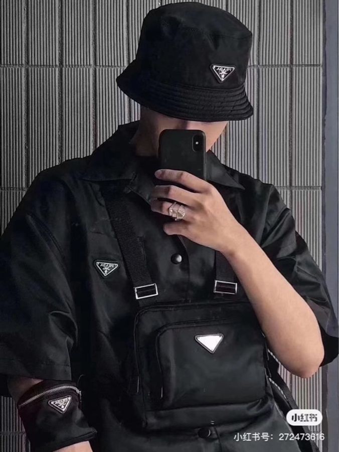 Prada 鐵標 黑色 短袖襯衫 #M-3