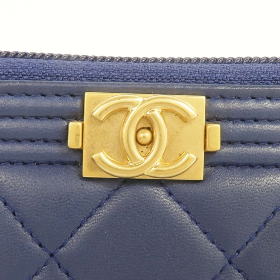 CHANEL 羊皮皮革Boy Zipped Wallet金扣錢包-10