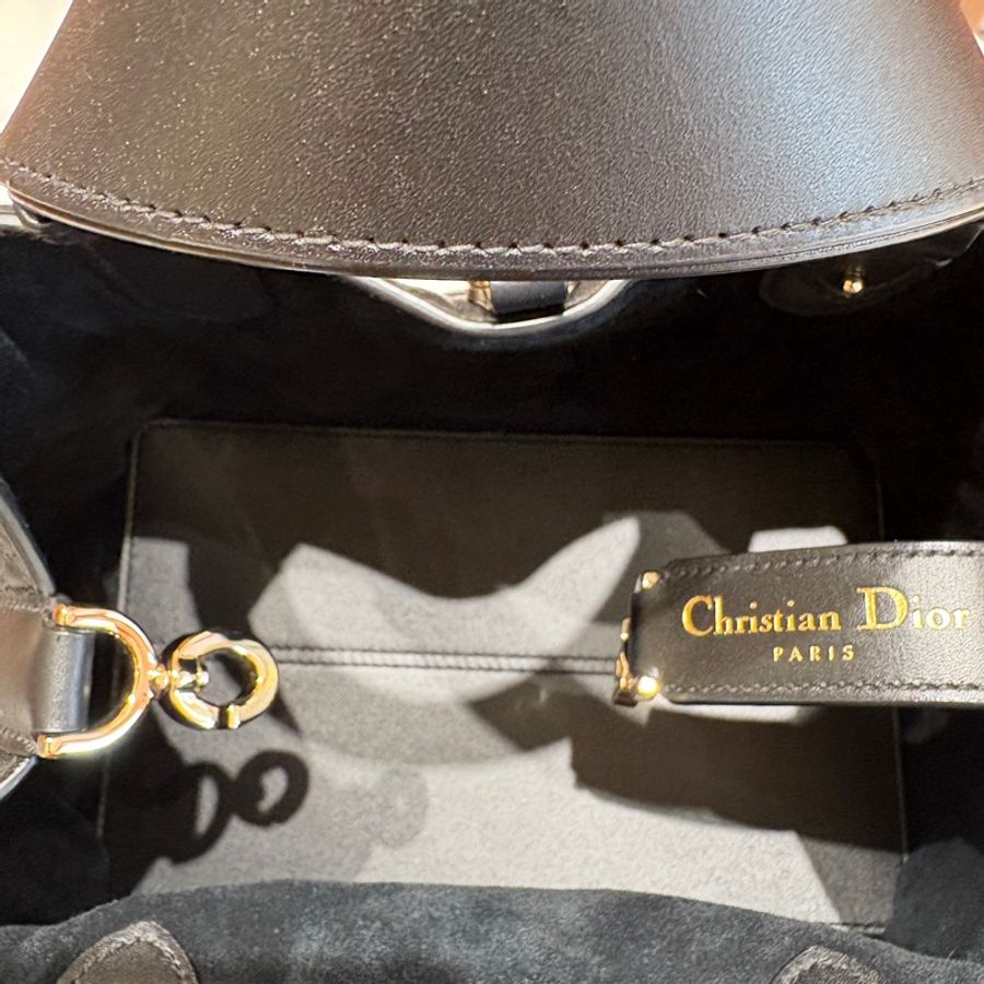 【現貨|優雅極簡】Dior Toujours 小號手提包|黑色籐格紋小牛皮|附同色拉鍊內袋|精緻百搭輕精品之選-9