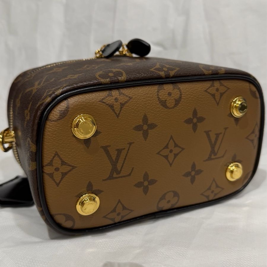 LV Lv Vanity PM-4