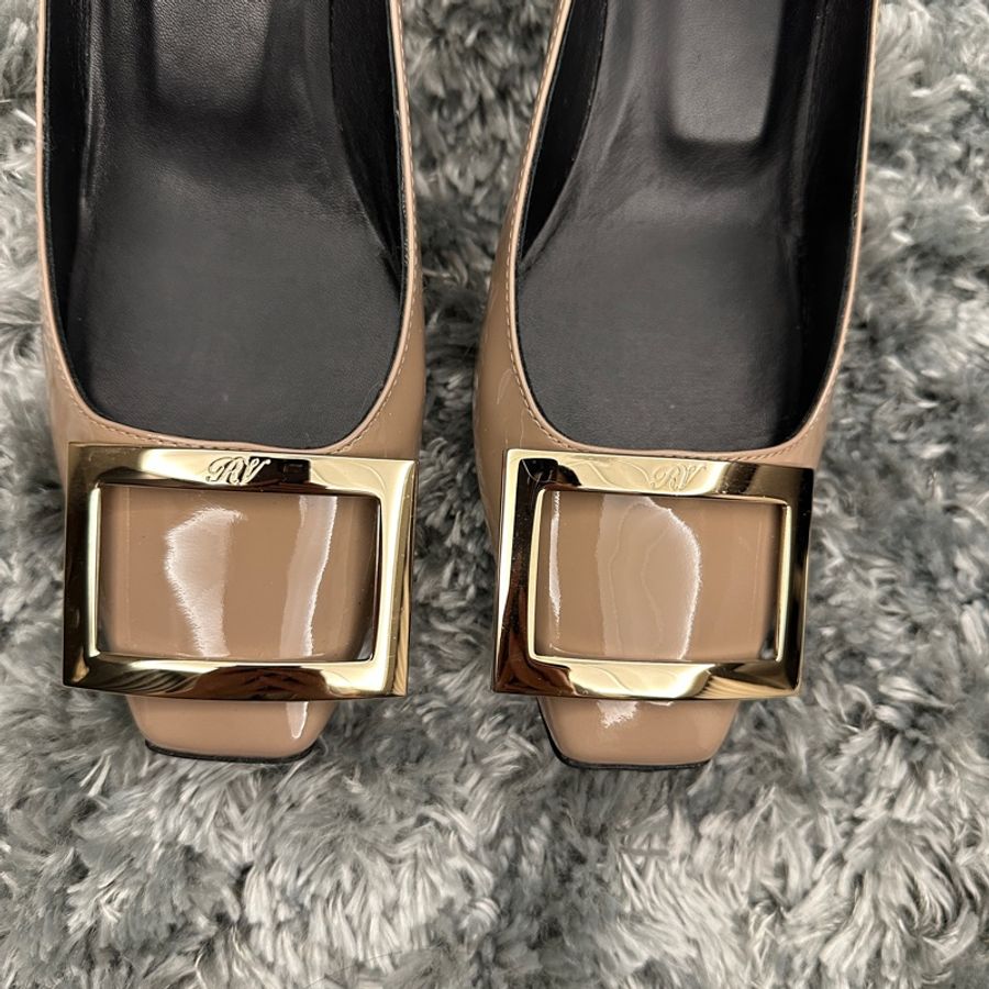 Roger Vivier 4.5公分高跟鞋,經典奶茶色,僅穿過一兩次,很新,附原廠鞋袋鞋盒-4