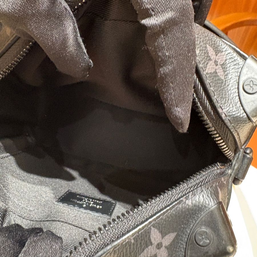 【稀有限量黑魂盒包】Louis Vuitton Soft Trunk Mini 黑色壓紋老花｜斜背/肩背兩用｜韓國購入附收據｜台中市北區現貨-11