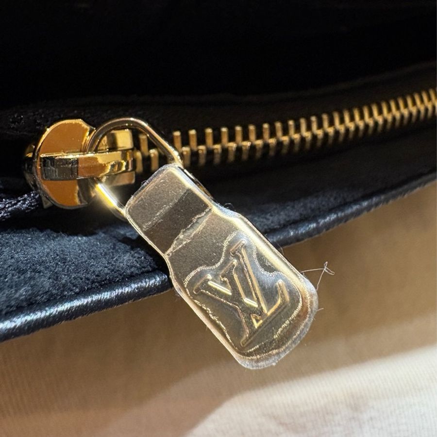已售出 【鏈條背法百變實搭】Louis Vuitton Ivy WOC 法棍鏈包 黑色壓紋牛皮|斜背/肩背/手拿三用|台中市北區現貨-4