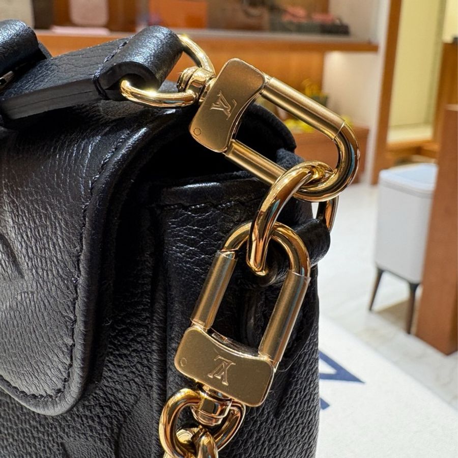 已售出 【鏈條背法百變實搭】Louis Vuitton Ivy WOC 法棍鏈包 黑色壓紋牛皮|斜背/肩背/手拿三用|台中市北區現貨-5