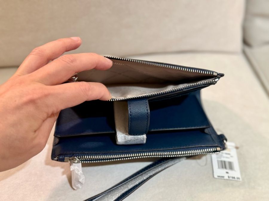 閒置出清 Micheal kors MK 藍色 十字紋防刮皮革 雙層手掛式手拿-2