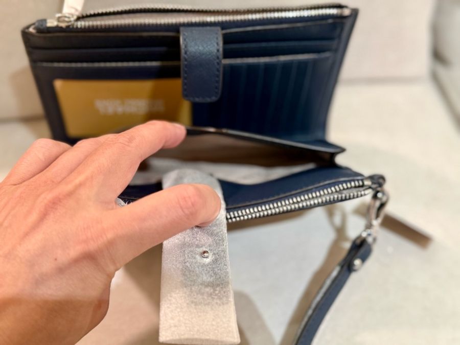 閒置出清 Micheal kors MK 藍色 十字紋防刮皮革 雙層手掛式手拿-8
