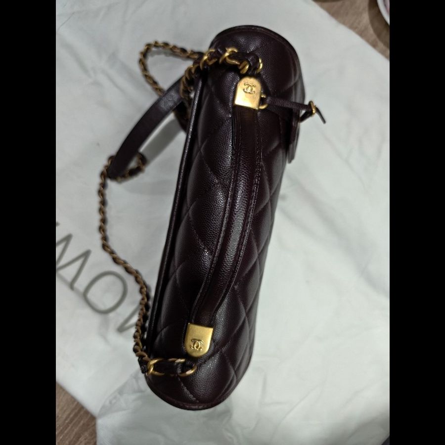 CHANEL 香奈兒 深棕色 牛皮 郵差包 金扣 軍牌 coco handle-5