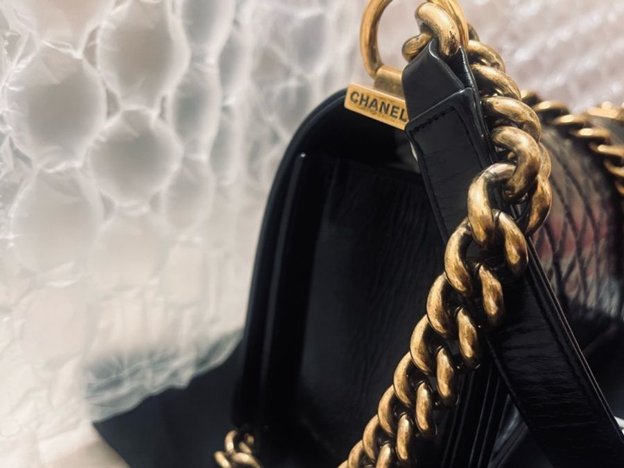 Chanel Boy25 柔油蠟皮 淡金扣-10