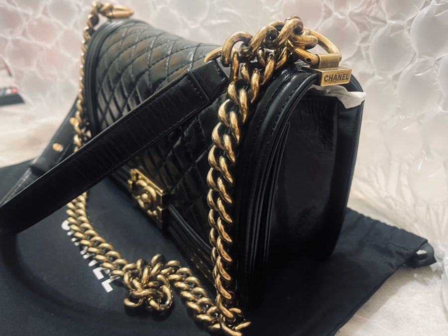 Chanel Boy25 柔油蠟皮 淡金扣-11