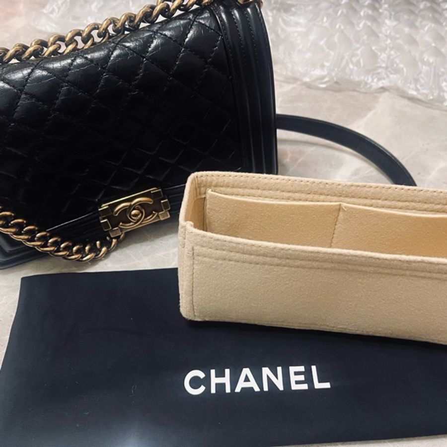 Chanel Boy25 柔油蠟皮 淡金扣-12