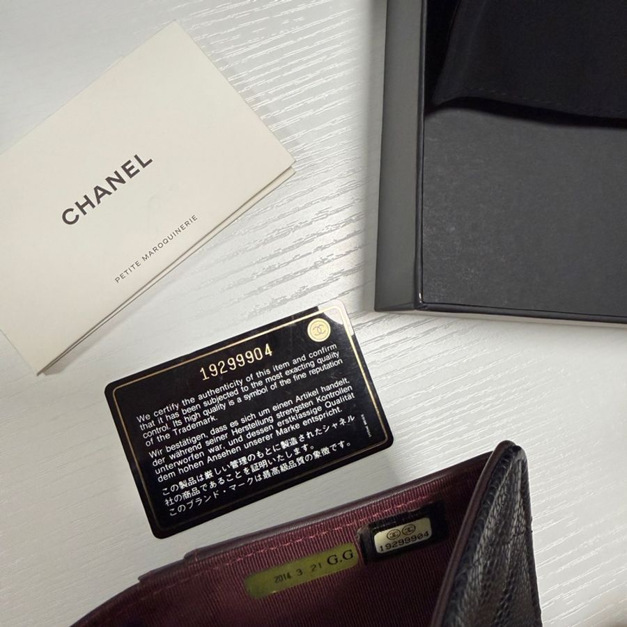 CHANEL 黑金荔枝對折長夾-16