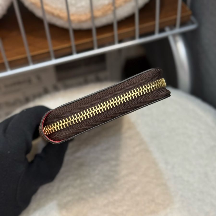 (閒置品)Lv聖誕限定長夾 ‼日本行情三萬多-4