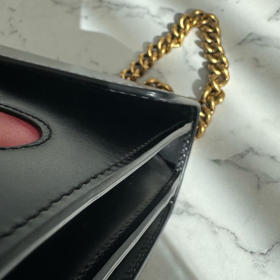 Gucci黑色皮革紅愛心鏈包 限定款✨✨-21