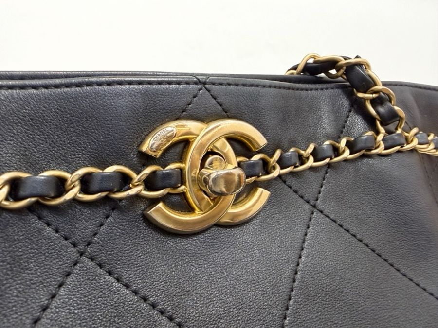 Chanel 黑小牛皮霧金釦皮穿鍊手提肩背包AS2491-8