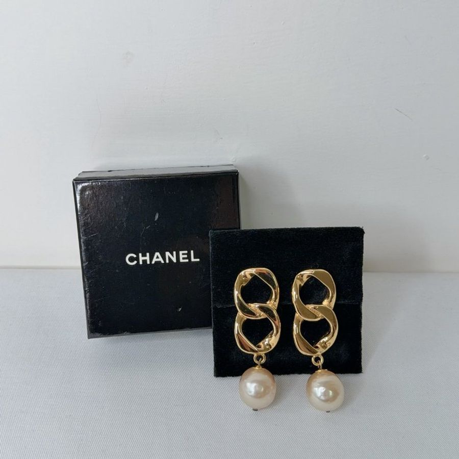 CHANEL Vintage老香珍珠夾式耳環-3