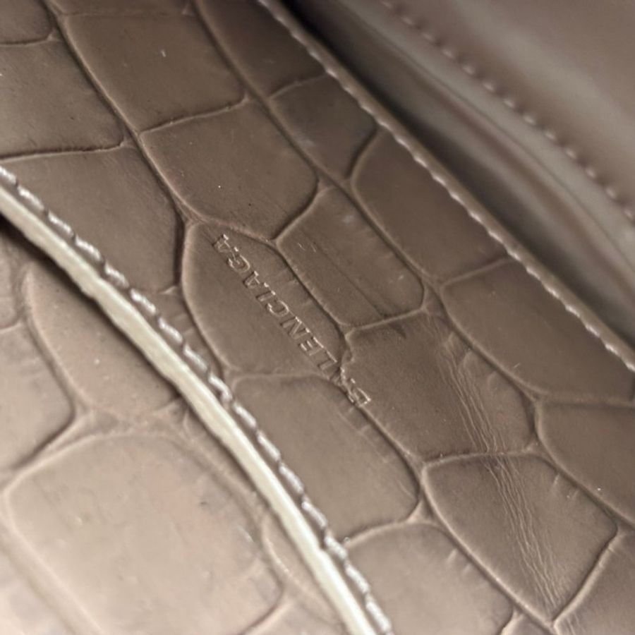 ::BALENCIAGA:: 巴黎世家 牛皮鱷魚壓紋 奶茶色迷你機車包 nano neo city 斜背/側背/手提-28