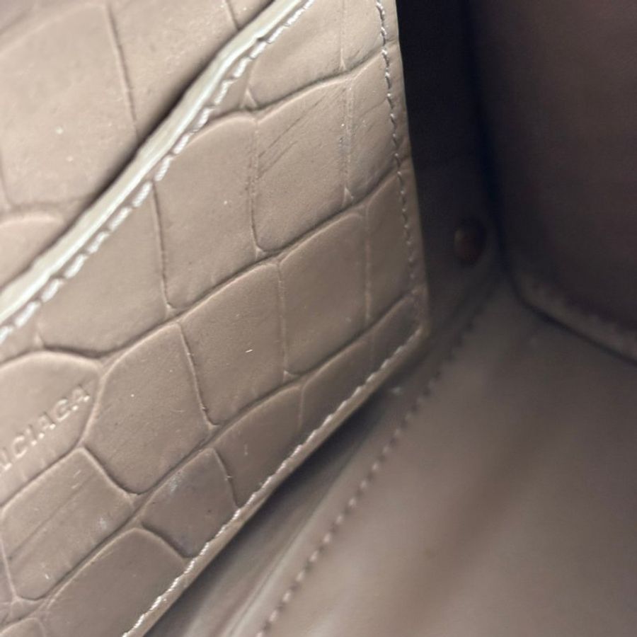 ::BALENCIAGA:: 巴黎世家 牛皮鱷魚壓紋 奶茶色迷你機車包 nano neo city 斜背/側背/手提-29