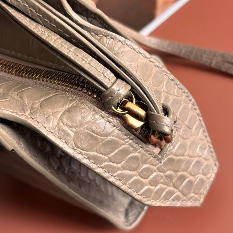 ::BALENCIAGA:: 巴黎世家 牛皮鱷魚壓紋 奶茶色迷你機車包 nano neo city 斜背/側背/手提-37