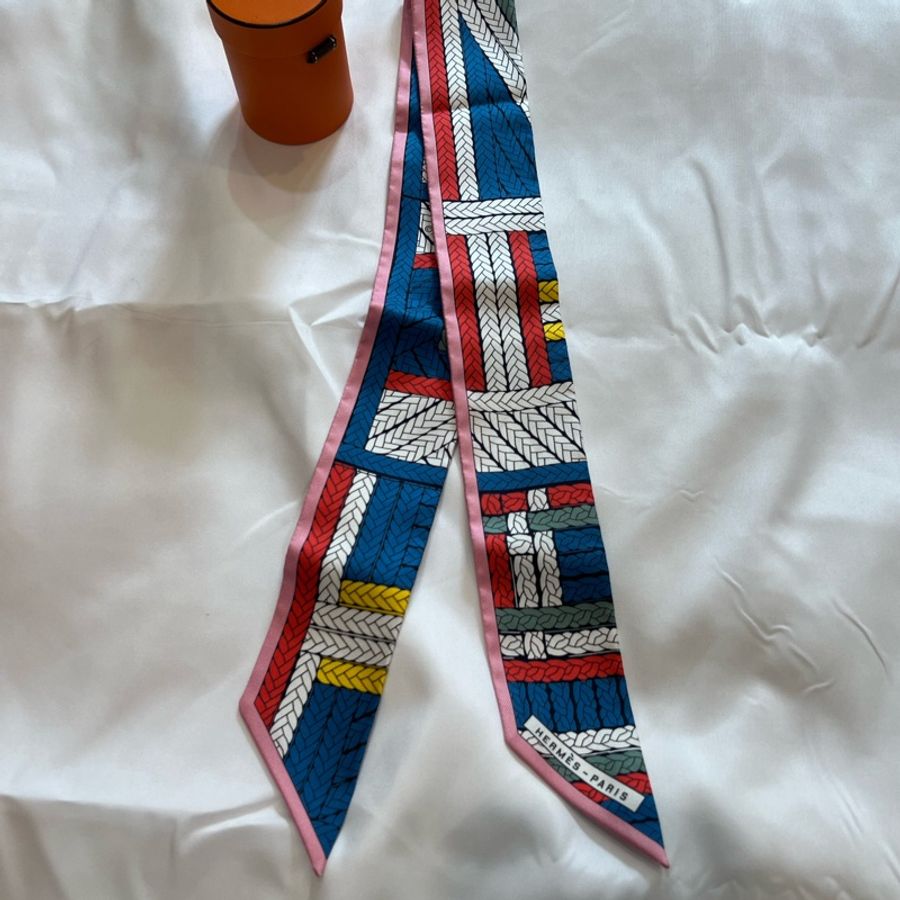 Hermes 愛馬仕 Twilly 絲巾（全新收藏品）-0