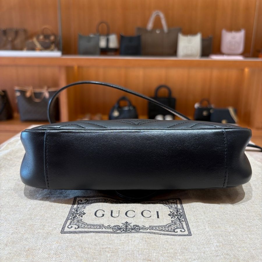 【近全新收藏級】Gucci GG Marmont Jumbi 金鍊肩背包|黑色小牛皮絎縫設計|雙背法實用百搭|高保值經典款-2