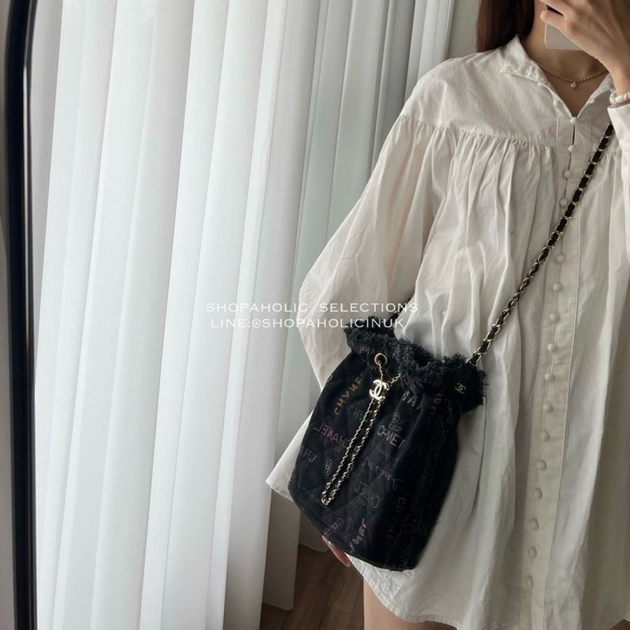 Chanel 22P黑色塗鴉牛仔水桶包大號AS3027-0