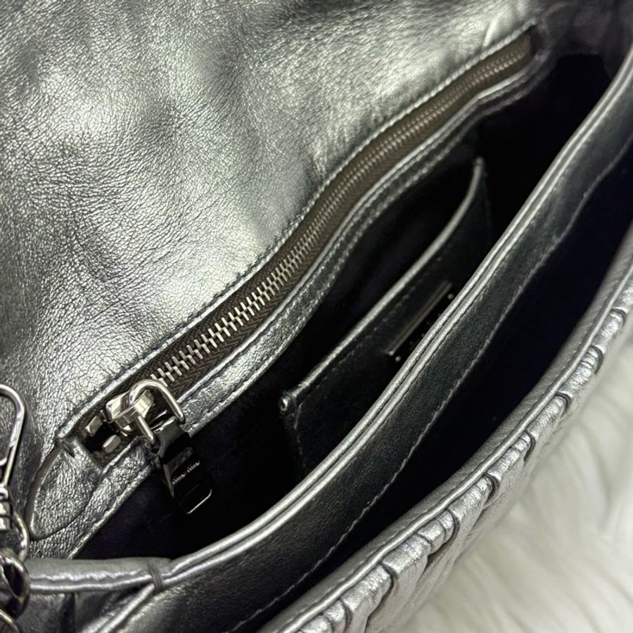 Miu Miu Matelass shoulder Bag-2