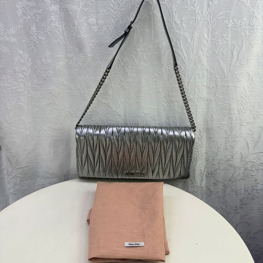 Miu Miu Matelass shoulder Bag-10