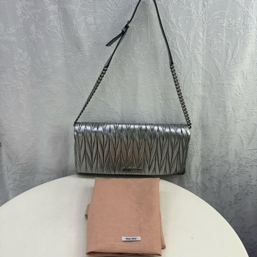 Miu Miu Matelass shoulder Bag-11