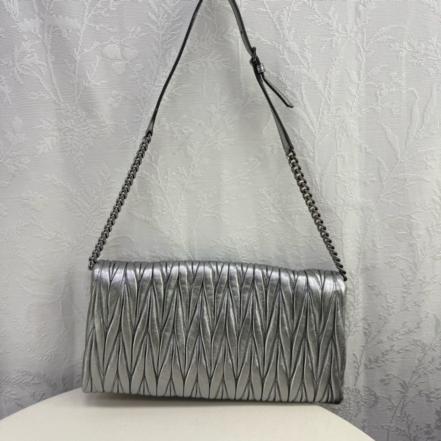 Miu Miu Matelass shoulder Bag-12