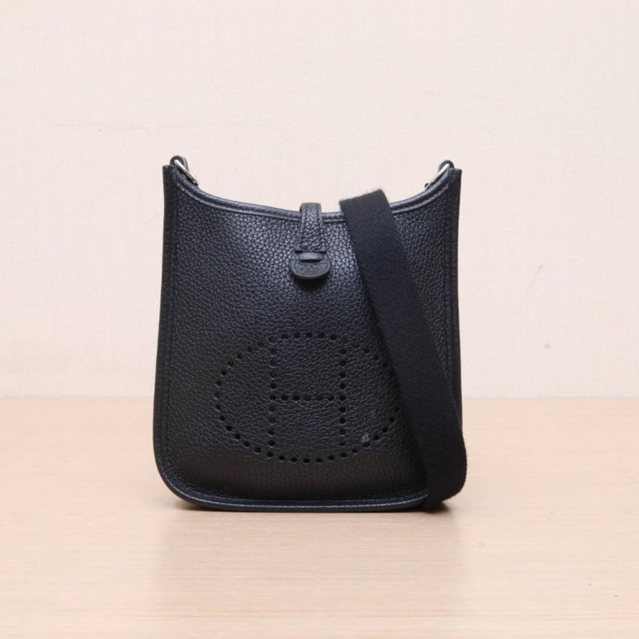 HERMES EvelyneMINI1689黑色TC皮Z刻銀扣肩背包-1