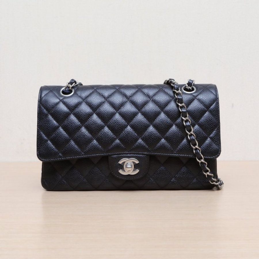 CHANEL CF口蓋包中號25.5黑色荔枝牛皮28開銀扣肩背包-1