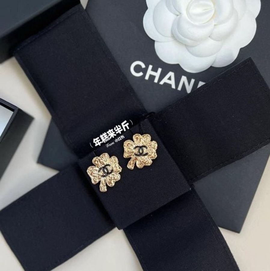 Chanel 24春夏款 讓人淪陷 金色熔岩紋理四葉草🍀美到犯規 雙C耳環、耳釘-2