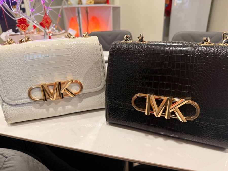 🖤MK 鱷魚壓紋鍊條包|黑色二手 |附購證 / 收據-4