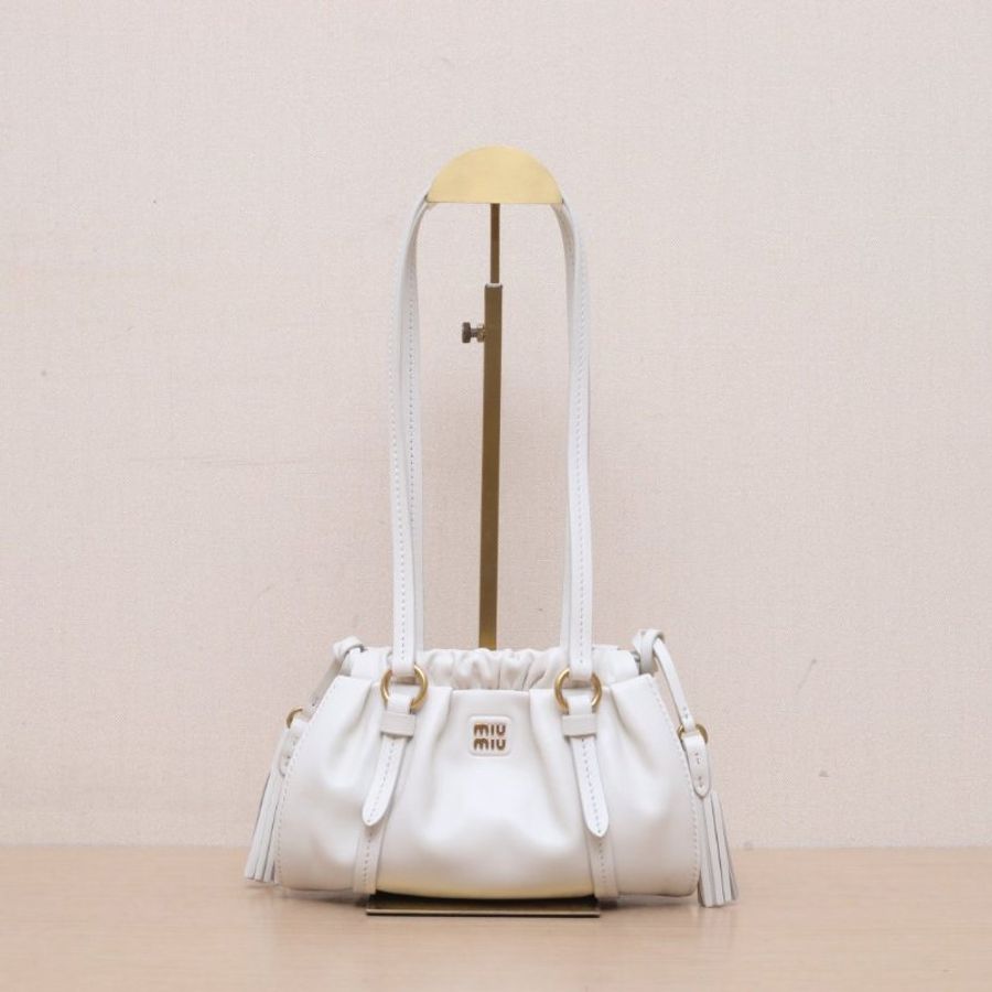 MIU MIU 白色羊皮金扣25SS新款miumiujoe迷你單肩包肩背包-1