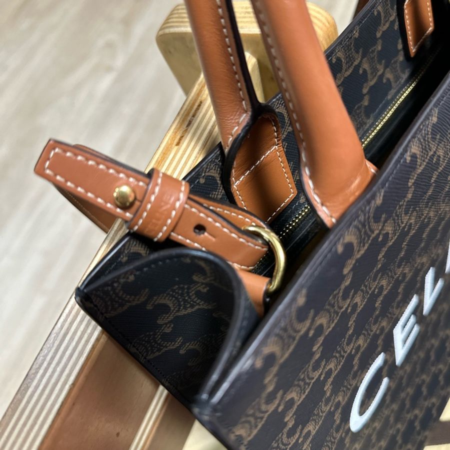 CELINE老花經典琴譜包A4 斜揹肩揹手提可、超新!-10