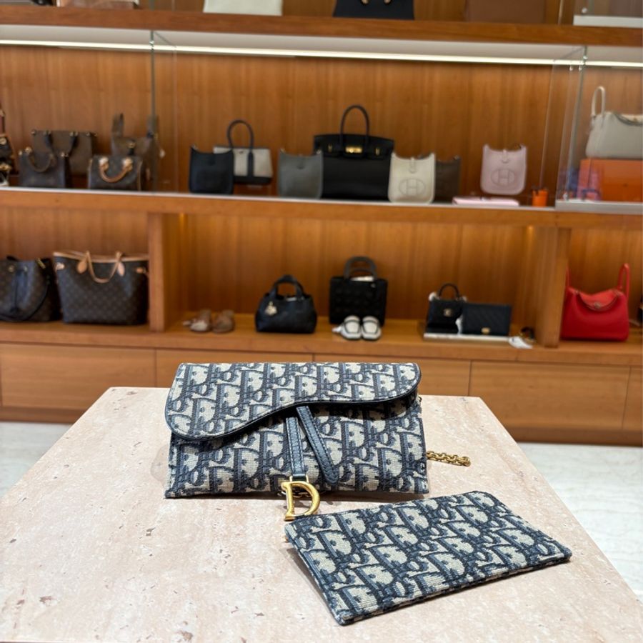 【經典緹花、優雅馬鞍】Dior Saddle 馬鞍長型鏈條包|Oblique 緹花帆布|典藏復古金鍊|附卡夾配件-0