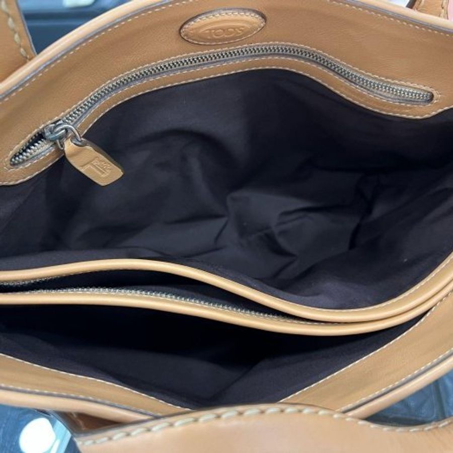 東區正精品㊣TODS 駝色小牛皮三層拉鍊肩背包 RZ5694-2