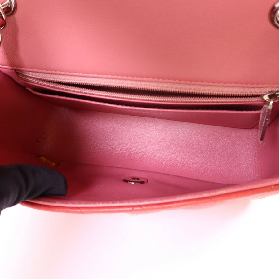 CHANEL 羊皮皮革Classic Flap 20銀扣鏈帶肩背袋-5