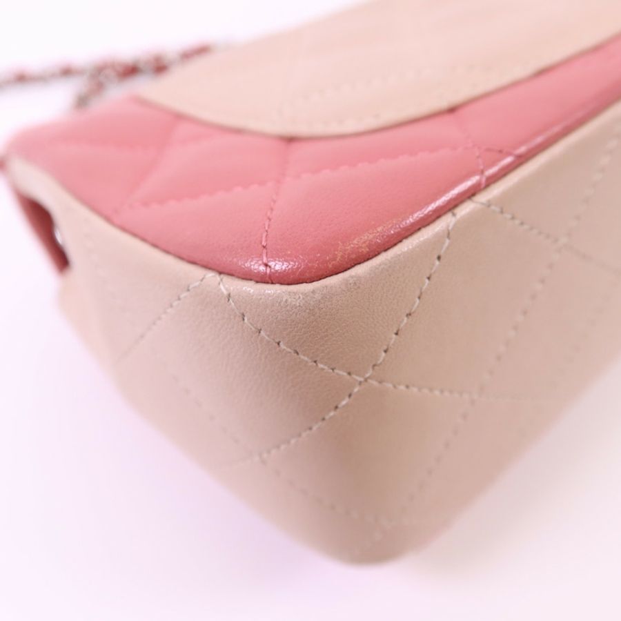 CHANEL 羊皮皮革Classic Flap 20銀扣鏈帶肩背袋-16