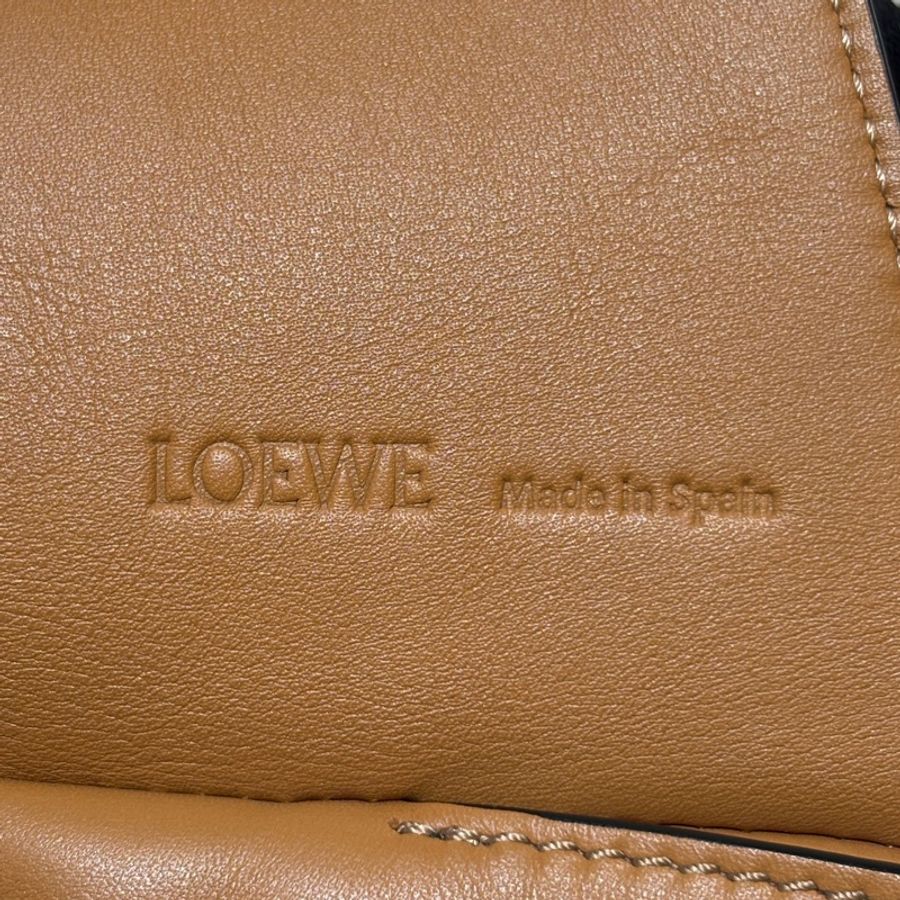 【立體剪裁、低調有型】LOEWE Puzzle Hobo 拼圖包|咖啡色小牛皮|柔軟大容量設計|兼具藝術感與實用性-12