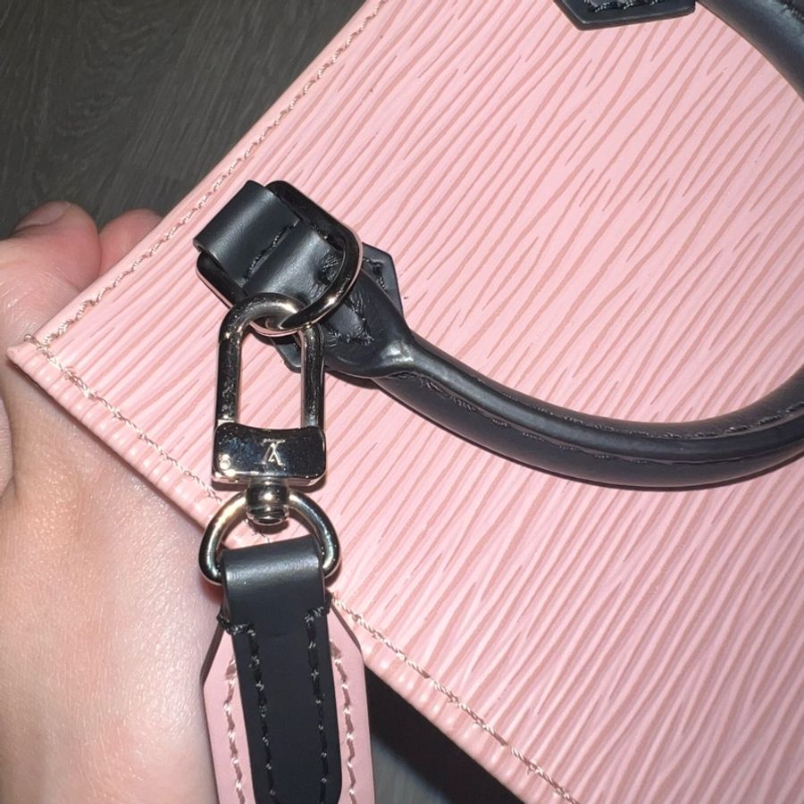 LV路易威登Petit Sac Plat水波紋粉色琴譜包-4
