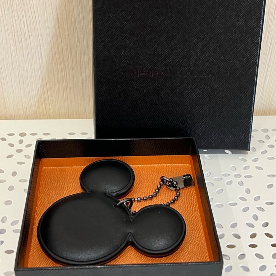 Coach*Disney 聯名限量米奇皮革吊飾(全新閒置品)-0