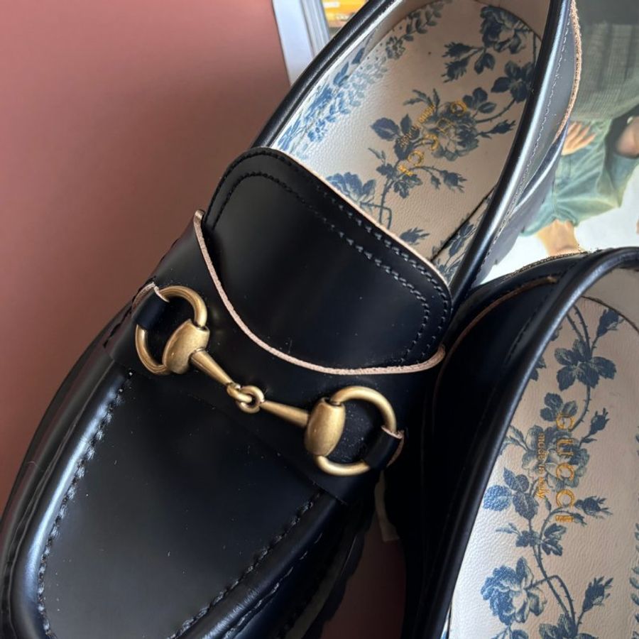::GUCCI:: 黑色皮革x金屬馬銜釦樂福鞋 38號-4