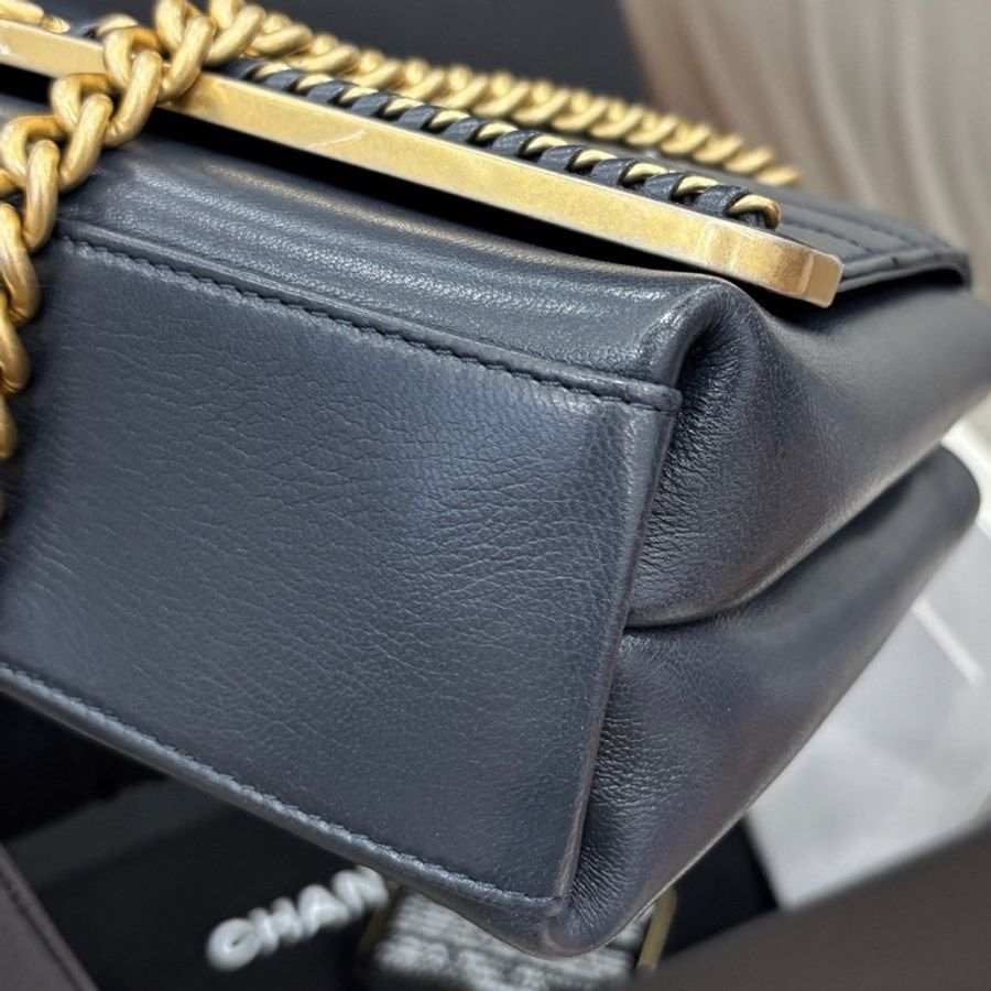 【近新閒置品】Chanel 深藍色V紋手提鏈條包單肩包24開-9