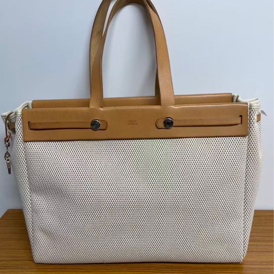 「JL精品代購」愛馬仕卡其棕色帆布拼皮herbag中號 附小號横版替換袋-3