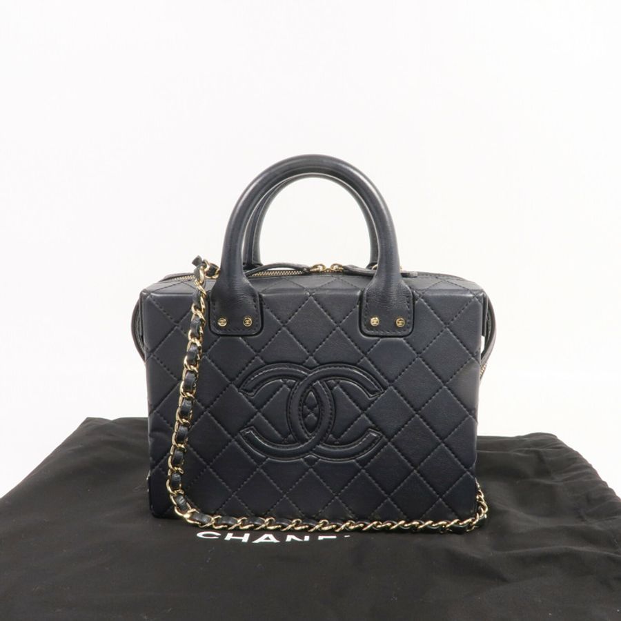 CHANEL 牛皮皮革Vanity Case金扣手挽肩背兩用袋-14