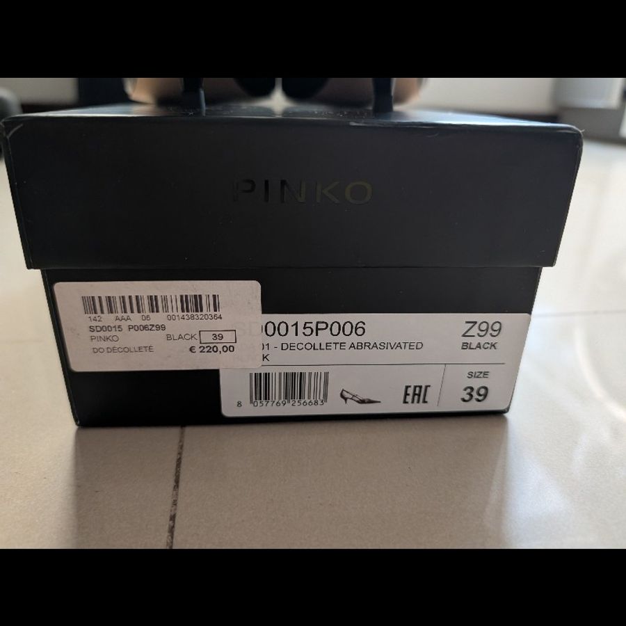 全新 Pinko 黑色 類漆皮 尖頭氣質高跟鞋 39號-9