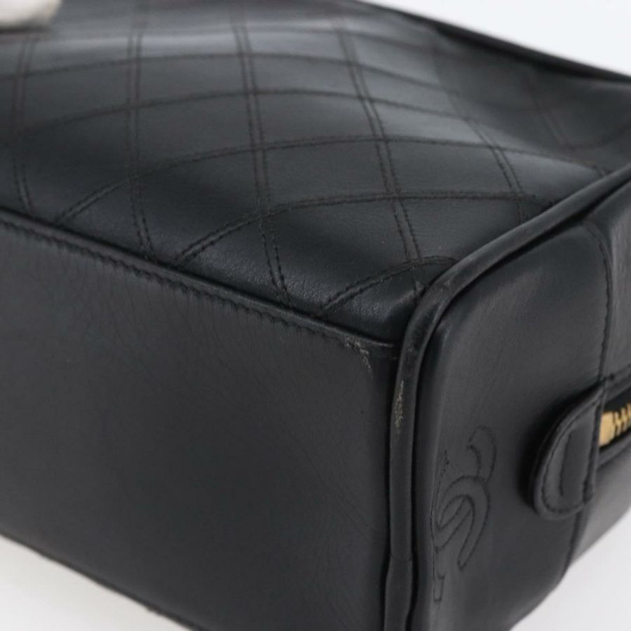 【日本直送】香奈兒雙色手拿包,漆皮材質,黑色金色雙C標誌,正品編號mr1631-14